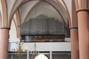 Die Orgel auf der Empore
